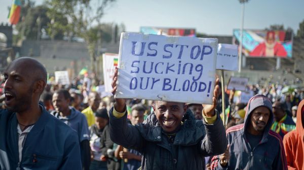Ethiopians protest against what they say is interference by outsiders in the country's internal affairs and against the Tigray People's Liberation Front (TPLF), the party of Tigray's fugitive leaders, at a rally organized by the city administration in the capital Addis Ababa, Ethiopia Saturday, Oct. 22, 2022 - Sputnik International