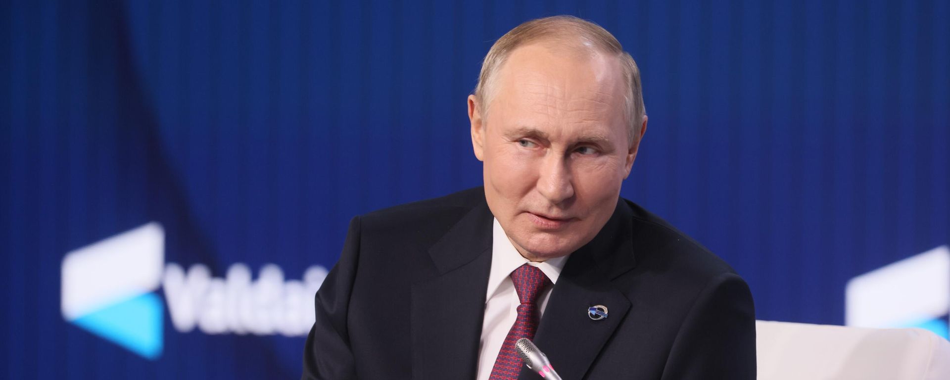 Russia's Prersident Vladimir Putin is speaking at the Valdai discussion club Russia's Prersident Vladimir Putin is speaking at the Valdai discussion club - Sputnik International, 1920, 28.10.2022