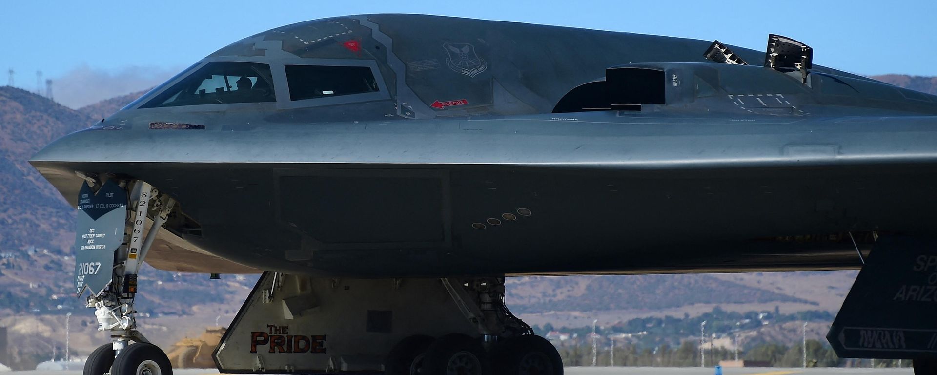 A B-2 Stealth Bomber lands at the Palmdale Aircraft Integration Center of Excellence in Palmdale, California on July 17, 2014 A B-2 Stealth Bomber lands at the Palmdale Aircraft Integration Center of Excellence in Palmdale, California on July 17, 2014 - Sputnik International, 1920, 29.10.2022