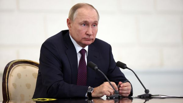 Russian President Vladimir Putin speaks after trilateral talks with Armenian Prime Minister Nikol Pashinyan and Azerbaijani President Ilham Aliyev in Sochi on Monday, October 31, 2022. - Sputnik International