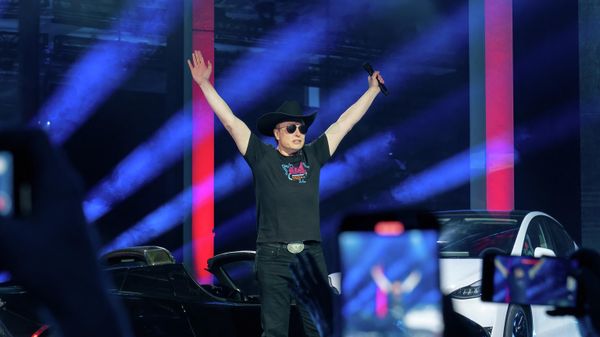 (FILES) In this file photo taken on April 07, 2022 CEO of Tesla Motors Elon Musk speaks at the Tesla Giga Texas manufacturing Cyber Rodeo grand opening party in Austin, Texas.  - Sputnik International