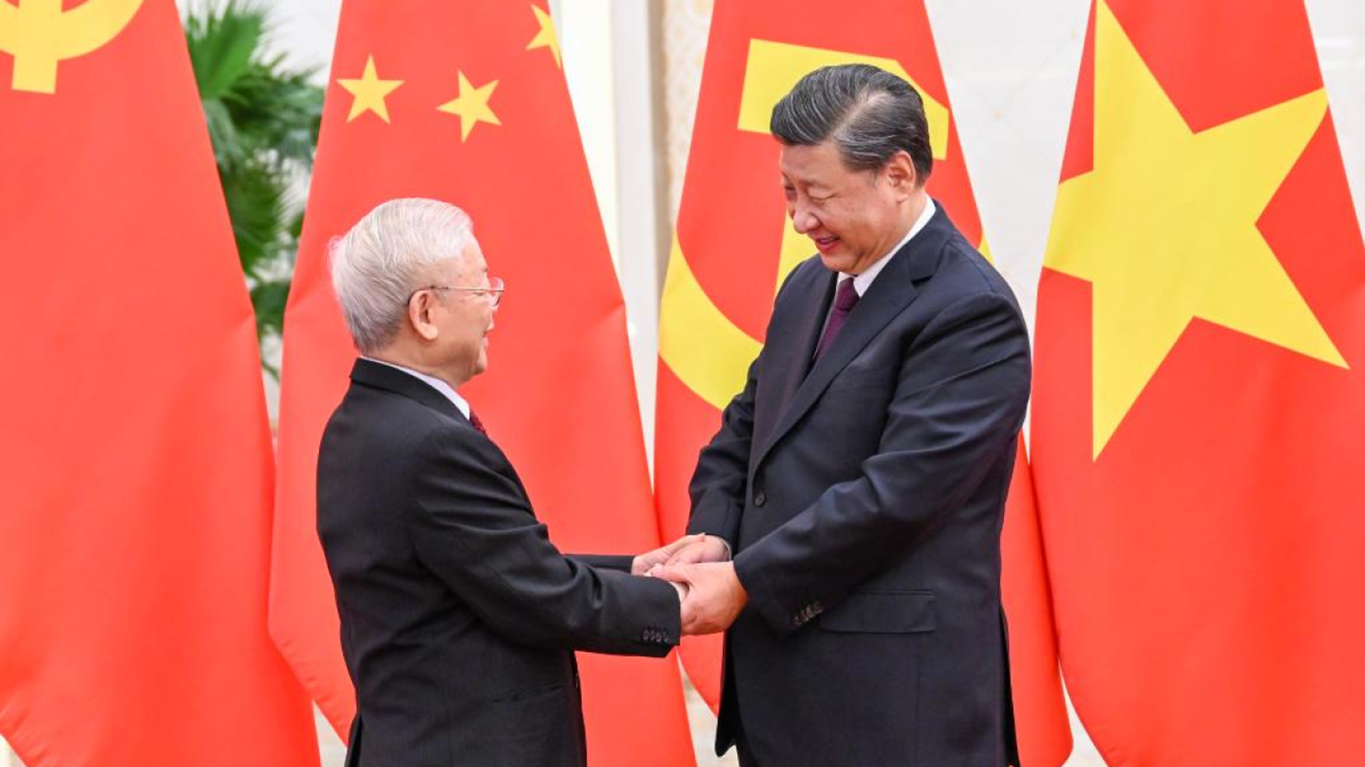 Xi Jinping, general secretary of the Communist Party of China Central Committee and Chinese president, holds a ceremony to welcome Nguyen Phu Trong, general secretary of the Communist Party of Vietnam Central Committee, prior to their talks at the Great Hall of the People in Beijing, capital of China, Oct. 31, 2022. Xi Jinping, general secretary of the Communist Party of China Central Committee and Chinese president, holds a ceremony to welcome Nguyen Phu Trong, general secretary of the Communist Party of Vietnam Central Committee, prior to their talks at the Great Hall of the People in Beijing, capital of China, Oct. 31, 2022. - Sputnik International, 1920, 01.11.2022