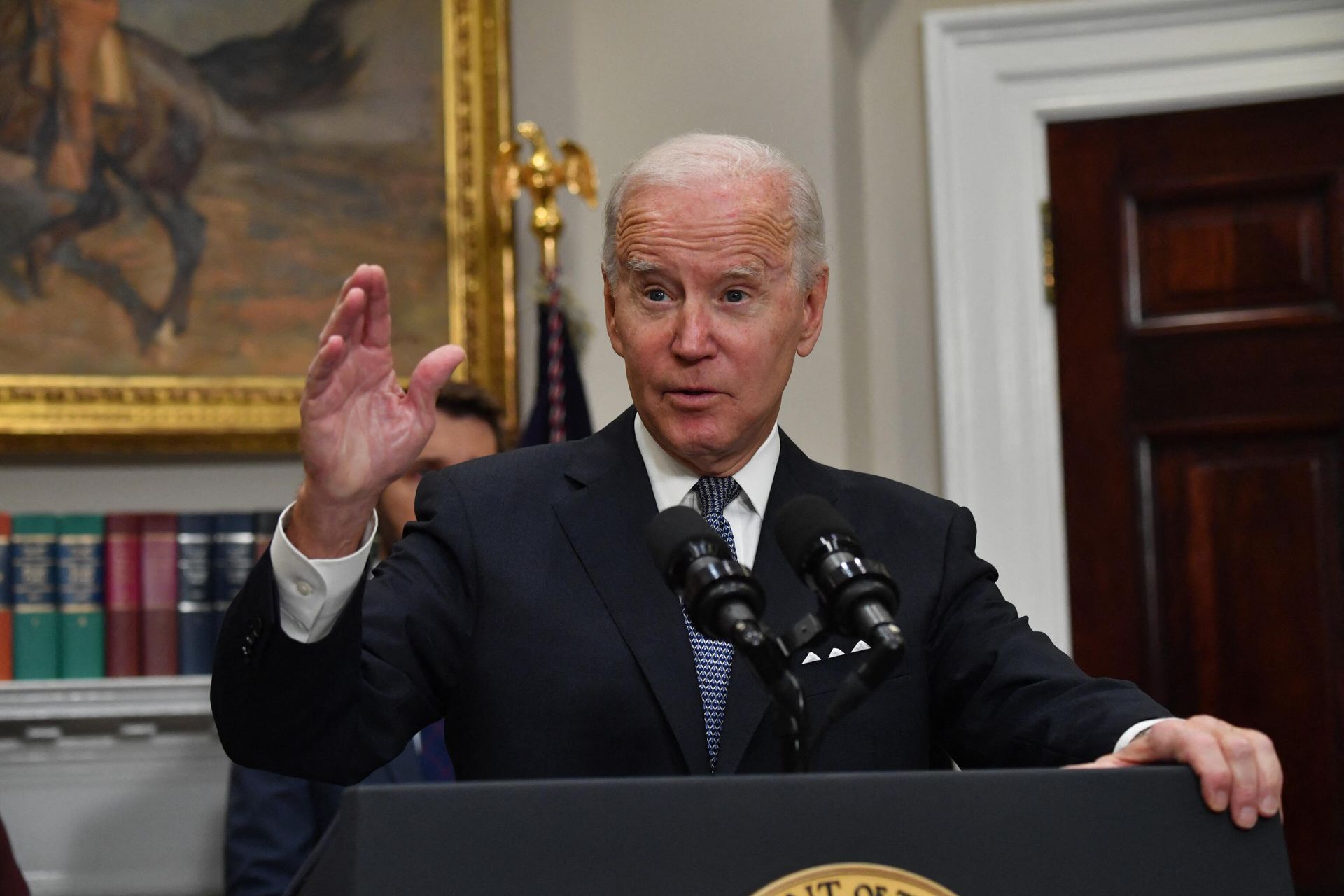 US President Joe Biden speaks about the administration's deficit reduction in the Roosevelt Room of the White House in Washington, DC, on October 21, 2022 - Sputnik International, 1920, 06.11.2022