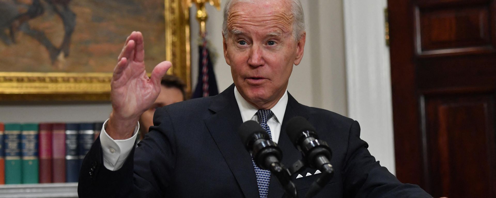US President Joe Biden speaks about the administration's deficit reduction in the Roosevelt Room of the White House in Washington, DC, on October 21, 2022 US President Joe Biden speaks about the administration's deficit reduction in the Roosevelt Room of the White House in Washington, DC, on October 21, 2022 - Sputnik International, 1920, 06.11.2022
