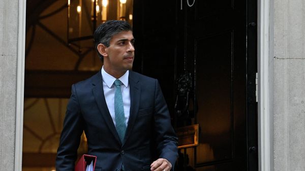 Britain's Prime Minister Rishi Sunak leaves 10 Downing Street in central London on October 26, 2022 - Sputnik International