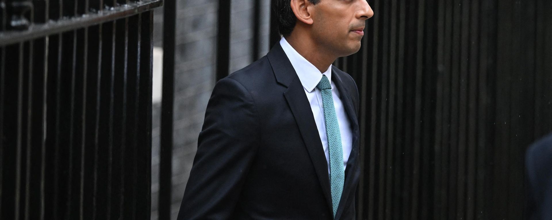 Britain's Prime Minister Rishi Sunak leaves 10 Downing Street in central London on October 26, 2022 Britain's Prime Minister Rishi Sunak leaves 10 Downing Street in central London on October 26, 2022 - Sputnik International, 1920, 29.11.2022