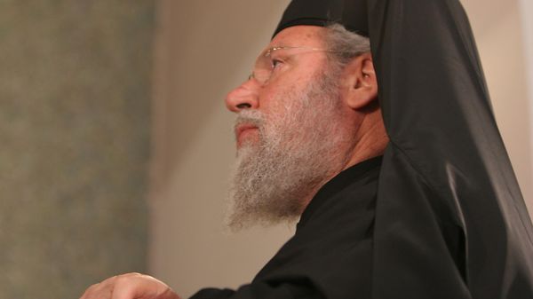 Archbishop of the Greek Orthodox Church of Cyprus Chrysostomos II attends the enthronement ceremony of the new Archbishop of the Maronite Catholic community in Cyprus, Joseph Soueif, at the Maronite Cathedral in the Cypriot capital Nicosia on December 21, 2008. - Sputnik International
