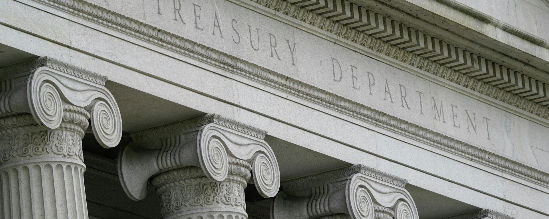 The Treasury Building is viewed in Washington, May 4, 2021. - Sputnik International, 1920, 23.05.2023