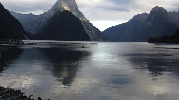 This April 12, 2014 photo shows the iconic Mitre Peak in the Fiordland National Park in Milford Sound, New Zealand. - Sputnik International