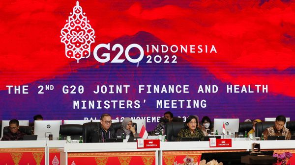 Indonesia's Finance Minister Sri Mulyani Indrawati (2nd-R) delivers a speech during the G20 Finance and Health Ministers meeting in Nusa Dua, Bali 12 November 2022. (Photo by ADE NAGI / POOL / AFP) - Sputnik International