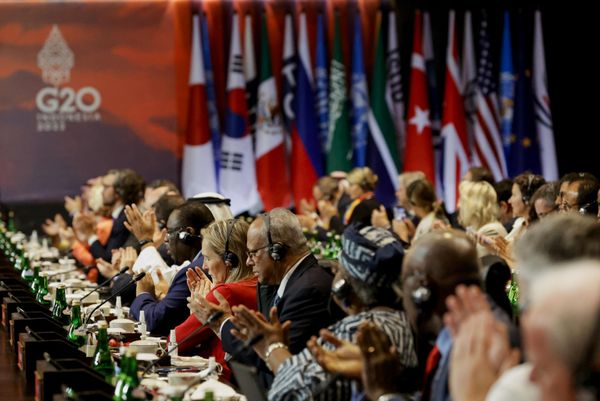 Delegates applaud during the handover ceremony at the G20 Leaders' Summit, in Nusa Dua, Bali, Indonesia, Wednesday Nov. 16, 2022. - Sputnik International