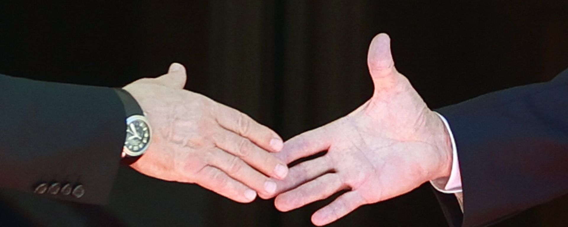 A view of the handshake between U.S. President Joe Biden, right and Russia's President Vladimir Putin, prior to the U.S.-Russia summit, in Geneva, Switzerland, Wednesday, June 16, 2021. A view of the handshake between U.S. President Joe Biden, right and Russia's President Vladimir Putin, prior to the U.S.-Russia summit, in Geneva, Switzerland, Wednesday, June 16, 2021. - Sputnik International, 1920, 16.11.2022