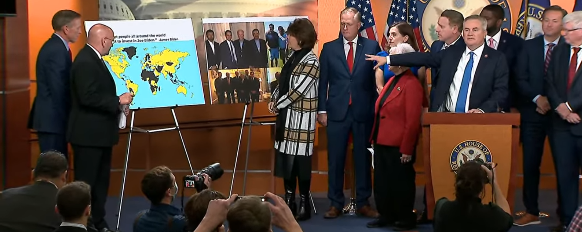 Representative James Comer announces an investigation into the Biden family's alleged illegal business activities in countries around the world. November 17, 2022. Screengrab of House video. - Sputnik International, 1920, 17.11.2022