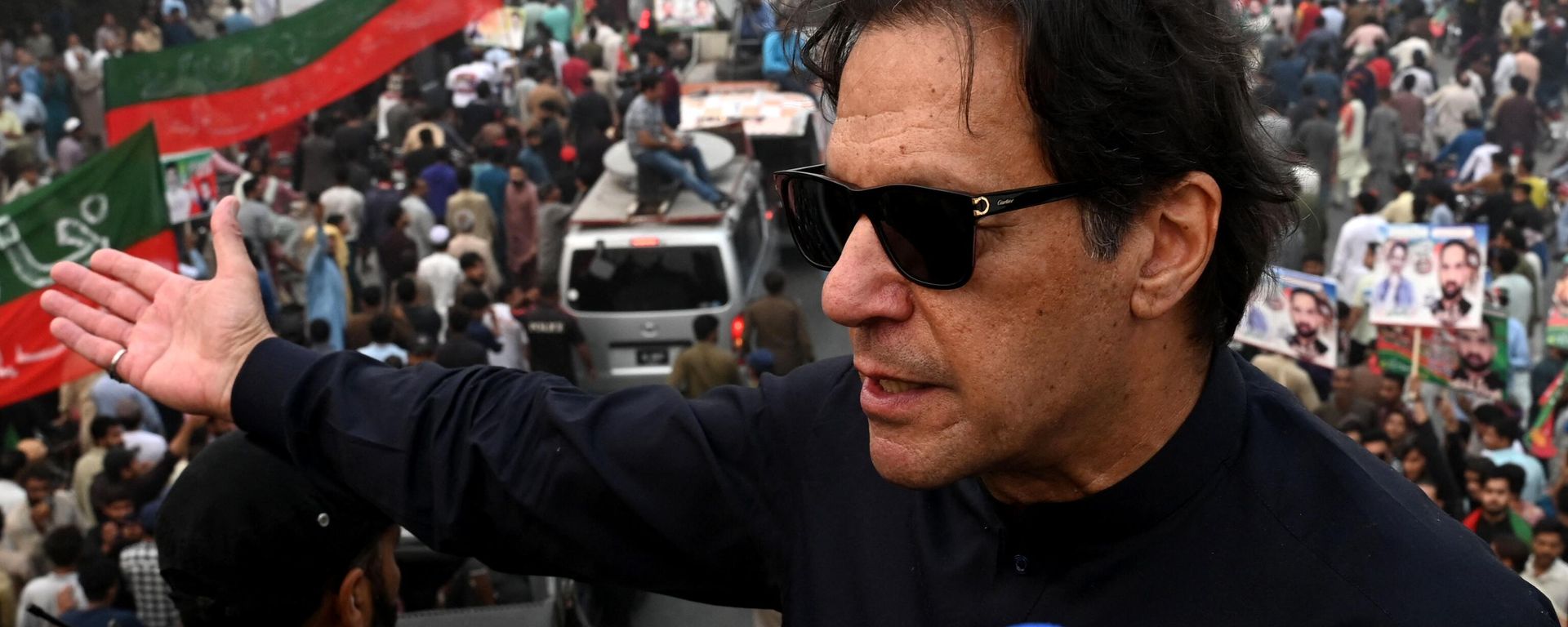 In this photograph taken on November 1, 2022, Pakistan's former prime minister Imran Khan speaks while taking part in an anti-government march in Gujranwala. In this photograph taken on November 1, 2022, Pakistan's former prime minister Imran Khan speaks while taking part in an anti-government march in Gujranwala. - Sputnik International, 1920, 18.11.2022