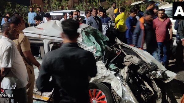 A major accident occurred at Navale bridge on the Pune-Bengaluru highway in Pune in which about 48 vehicles got damaged - Sputnik International