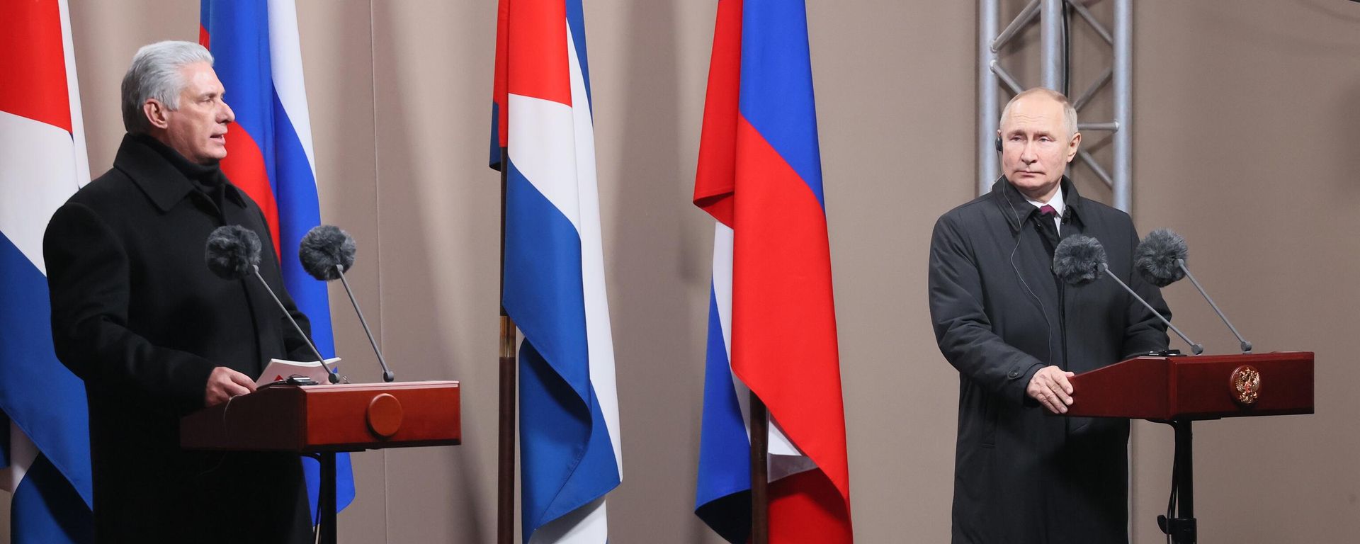 Russian President Vladimir Putin and Cuban President Miguel Diaz-Canel meet in Moscow, Russia, to open a monument to late Cuban leader Fidel Castro. November 22, 2022. - Sputnik International, 1920, 22.11.2022