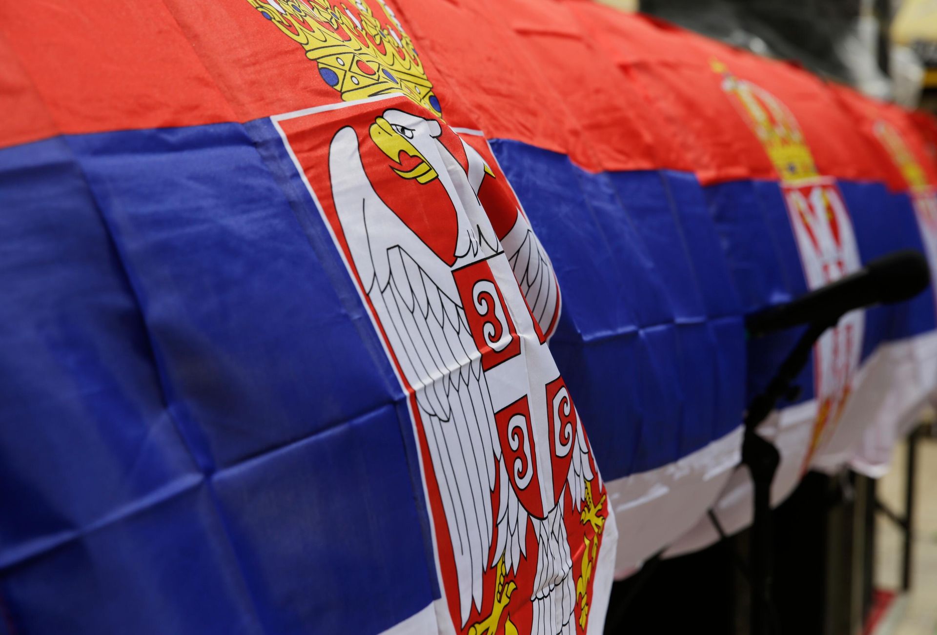 Serbian flags on a street in Kosovska Mitrovica, where Kosovo Serbs are protesting against Pristina's actions in Kosovo. Serbian flags on a street in Kosovska Mitrovica, where Kosovo Serbs are protesting against Pristina's actions in Kosovo. - Sputnik International, 1920, 22.11.2022