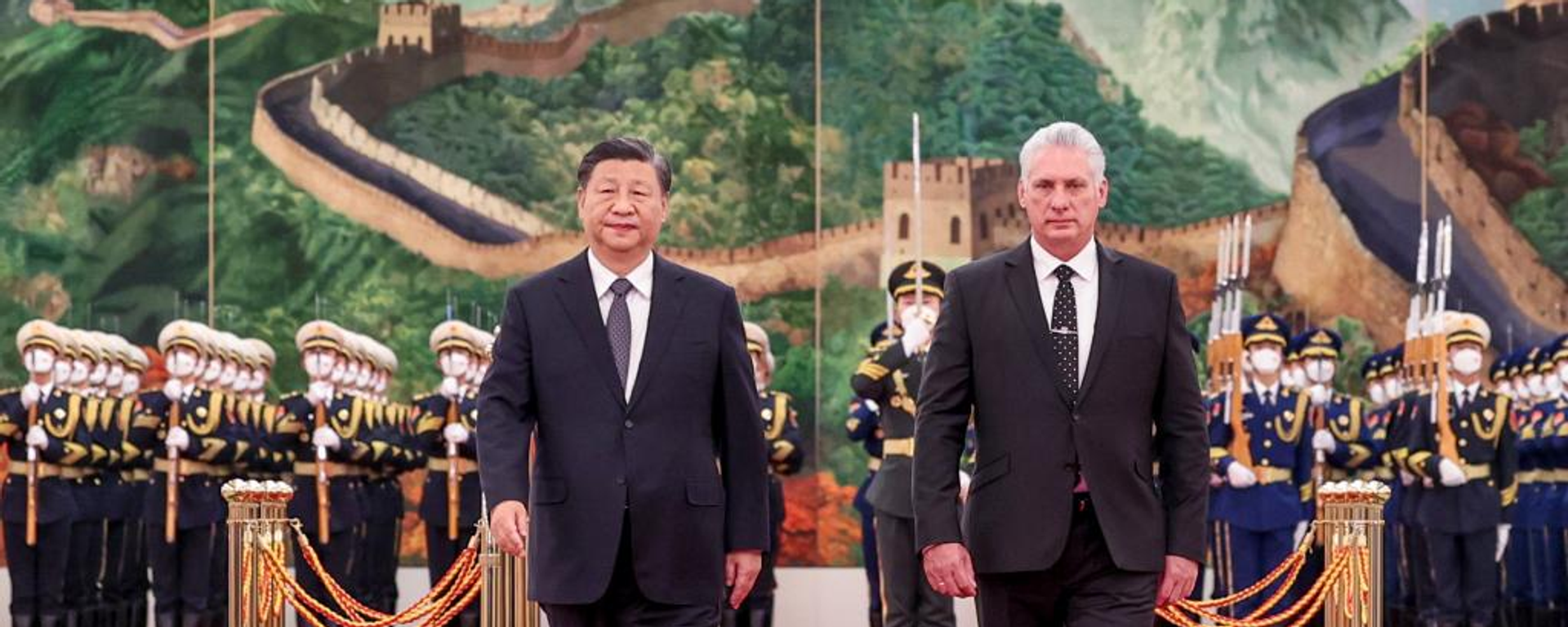 Xi Jinping, general secretary of the Communist Party of China (CPC) Central Committee and Chinese president, holds a ceremony to welcome Miguel Diaz-Canel Bermudez, first secretary of the Central Committee of the Communist Party of Cuba and Cuban president, prior to their talks at the Great Hall of the People in Beijing, capital of China, Nov 25, 2022. Xi Jinping, general secretary of the Communist Party of China (CPC) Central Committee and Chinese president, holds a ceremony to welcome Miguel Diaz-Canel Bermudez, first secretary of the Central Committee of the Communist Party of Cuba and Cuban president, prior to their talks at the Great Hall of the People in Beijing, capital of China, Nov 25, 2022. - Sputnik International, 1920, 29.11.2022
