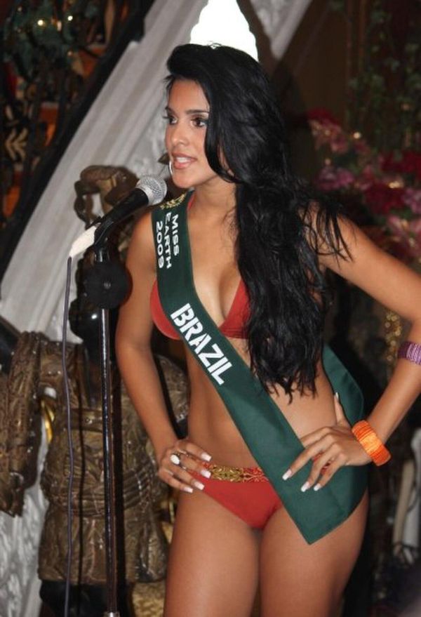 Larissa Ramos, Miss Earth 2009 Press Presentation on November 4, 2009 in Valle Velarde 6, Pasig City, Philippines. In the final competition of the beauty pageant, Ramos was announced as one of sixteen semi-finalists who moved forward to compete for the title on November 22, 2009. She achieved one of the eight highest scores in the swimsuit and evening gown competitions for her stage chops, which advanced her as one of the top eight finalists to participate in the final round of the event. Being only 20 years old at the time, she was crowned the Miss Earth 2009. - Sputnik International