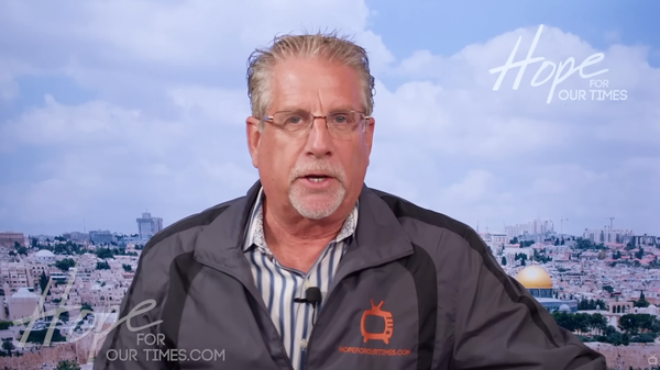 Image captures Christian pastor Tom Hughes, who recently preached during a Hope for Our Futures broadcast that everyone being offended these days is a sign of the end times. - Sputnik International