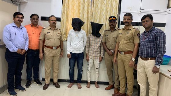 Two youths - Mobeen Chand Mohammad Shaikh and Mohammad Naqeeb Sadrealam Ansari - arrested for allegedly molesting a Korean woman YouTuber during a live streaming - Sputnik International