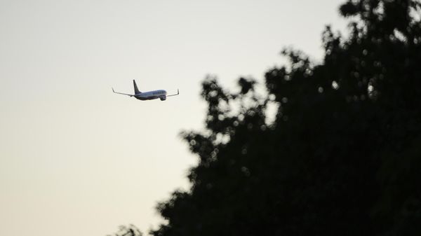 A Ryanair plane flies in the sky after taking off from Budapest Airport, in Budapest, Hungary, Sunday, June 12, 2022. A Ryanair plane flies in the sky after taking off from Budapest Airport, in Budapest, Hungary, Sunday, June 12, 2022. - Sputnik International