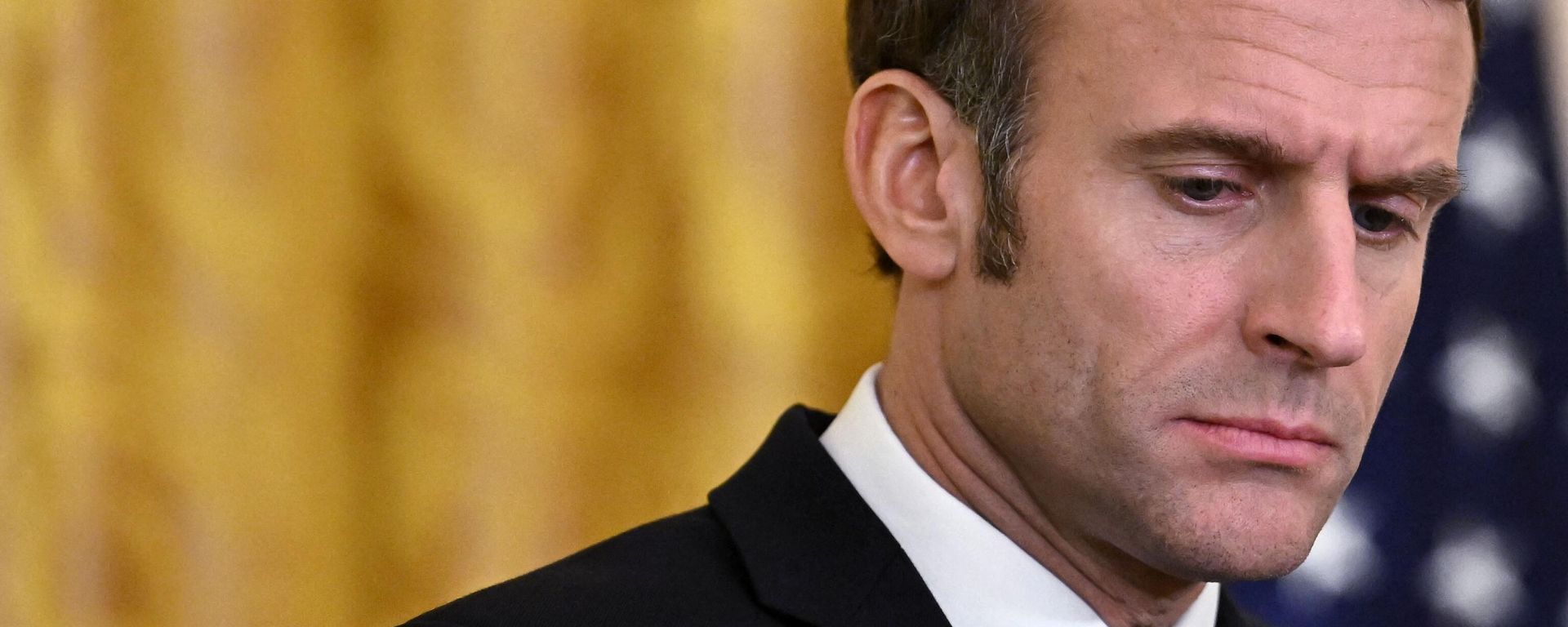 French President Emmanuel Macron listens to US President Joe Biden speak during a joint press conference on December 1, 2022.  - Sputnik International, 1920, 09.06.2024