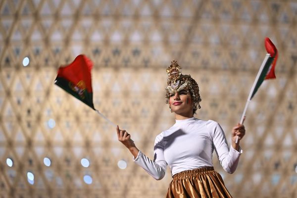 A girl with Portuguese national flags before the World Cup group stage match between Portugal and Uruguay. - Sputnik International