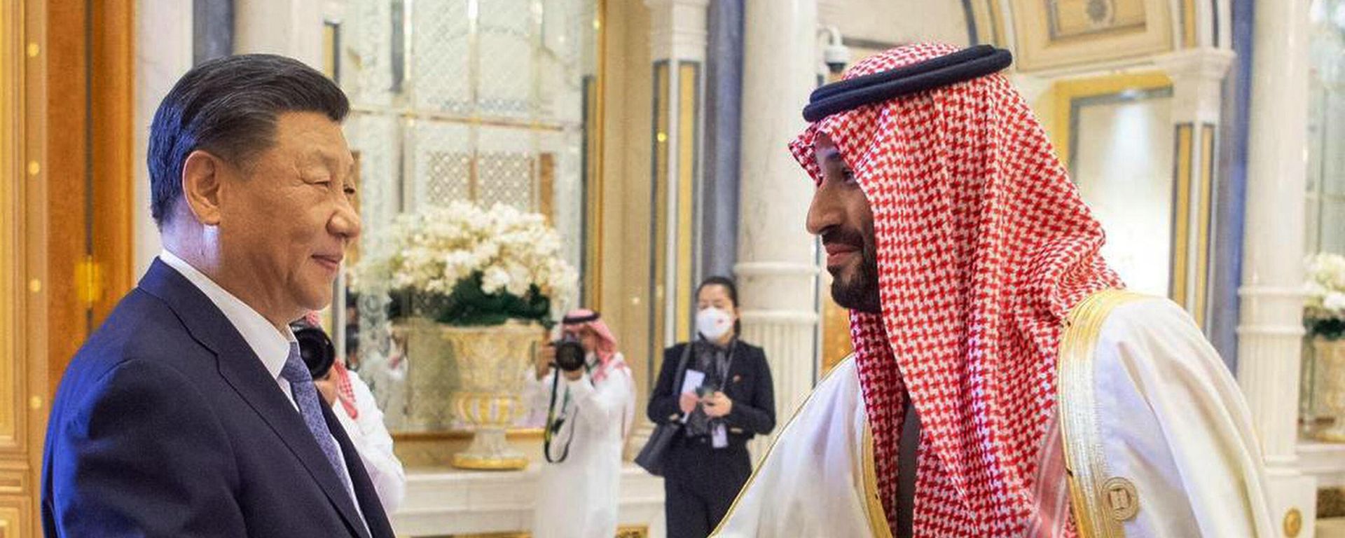 Saudi Crown Prince and Prime Minister Mohammed bin Salman, right, greets Chinese President Xi Jinping, during the Gulf Cooperation Council (GCC) Summit, in Riyadh, Saudi Arabia, Friday, Dec. 9, 2022. Photo by Saudi Press Agency, SPA. Saudi Crown Prince and Prime Minister Mohammed bin Salman, right, greets Chinese President Xi Jinping, during the Gulf Cooperation Council (GCC) Summit, in Riyadh, Saudi Arabia, Friday, Dec. 9, 2022. Photo by Saudi Press Agency, SPA. - Sputnik International, 1920, 09.12.2022