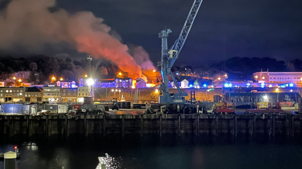 Fire after explosion in St Helier, the capital city of the British island of Jersey. - Sputnik International