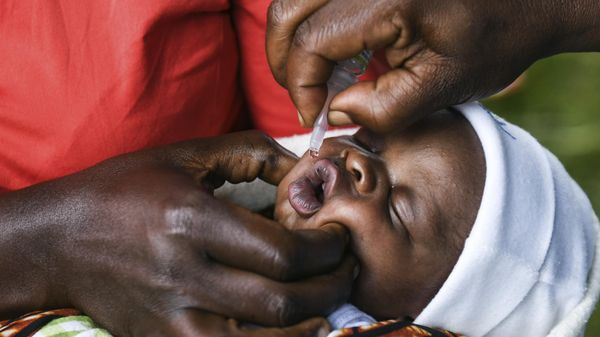 A baby receives a polio vaccine during the Malawi Polio Vaccination Campaign Launch in Lilongwe, Malawi, on March 20, 2022. - Sputnik International