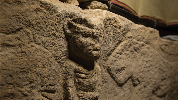 The male figure in high relief - Sputnik International