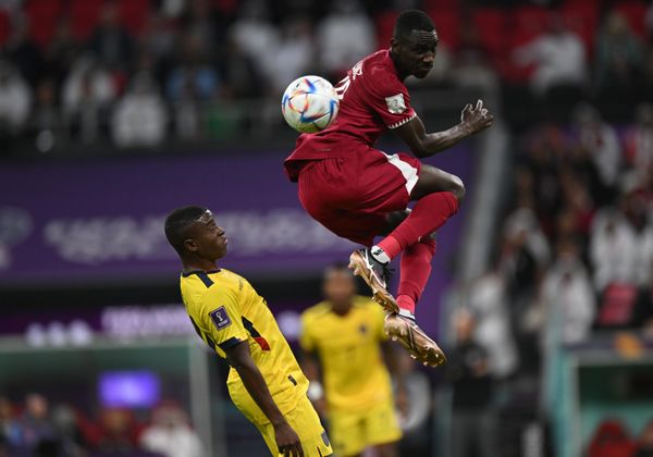 From left to right: Enner Valencia of Ecuador and Almoez Ali of Qatar in the World Cup group stage match between Qatar and Ecuador. - Sputnik International