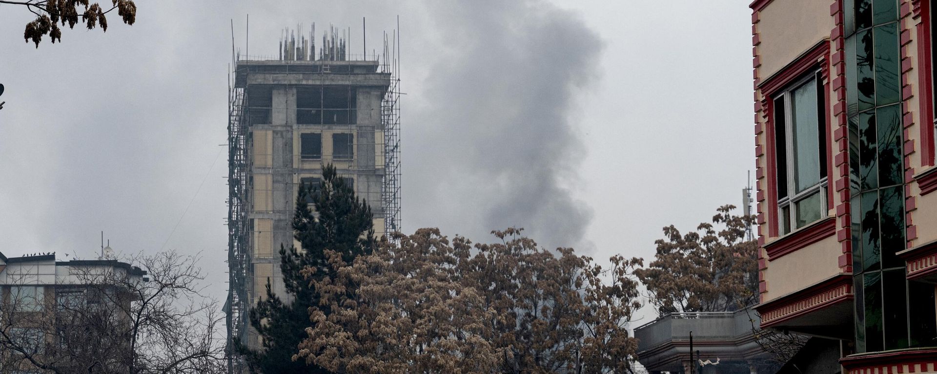 Smoke rises from a site of an attack at Shahr-e-naw which is city's one of main commercial areas in Kabul on December 12, 2022. Smoke rises from a site of an attack at Shahr-e-naw which is city's one of main commercial areas in Kabul on December 12, 2022. - Sputnik International, 1920, 12.12.2022
