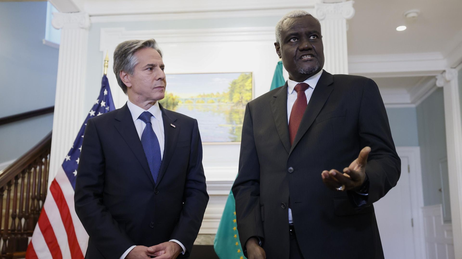 Secretary of State Antony Blinken listens as African Union Commission Chairperson Moussa Faki Mahamat speaks on Oct. 27, 2022, in Ottawa, Ontario, Canada. Secretary of State Antony Blinken listens as African Union Commission Chairperson Moussa Faki Mahamat speaks on Oct. 27, 2022, in Ottawa, Ontario, Canada. - Sputnik International, 1920, 13.12.2022