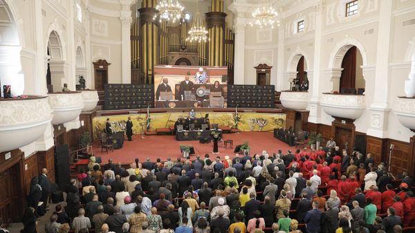 Members of the South African parliament gather ahead of a debate to the possibility of initiating proceedings to remove South African President Cyril Ramaphosa from office, at a parliamentary session in Cape Town on December 13, 2022. - Sputnik International