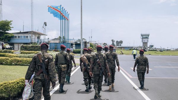 Soldiers of the Congolese Republican Guard walk on the tarmac of the airport in Goma, eastern Democratic Republic of Congo on November 12, 2022. Soldiers of the Congolese Republican Guard walk on the tarmac of the airport in Goma, eastern Democratic Republic of Congo on November 12, 2022. - Sputnik International