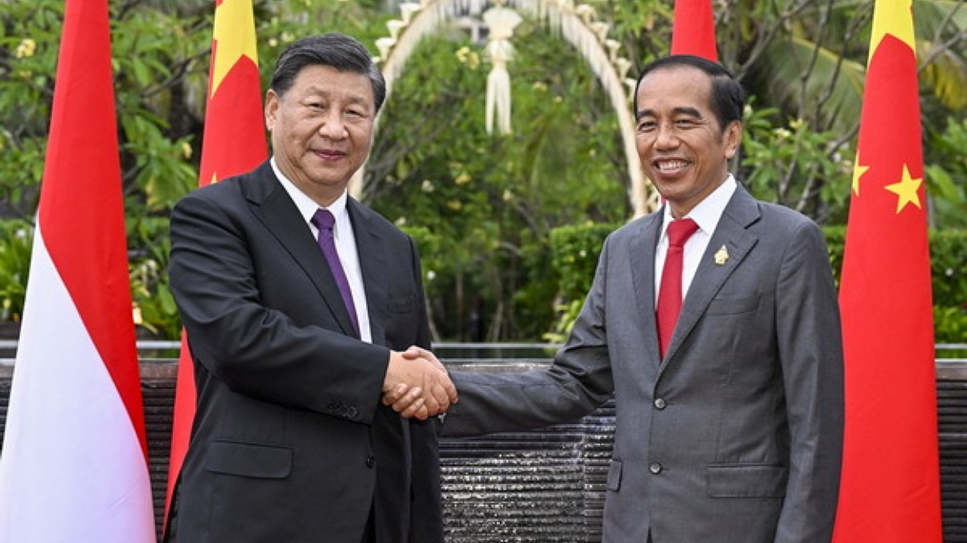 Chinese President Xi Jinping holds talks with Indonesian President Joko Widodo on November 17, 2022. Chinese President Xi Jinping holds talks with Indonesian President Joko Widodo on November 17, 2022. - Sputnik International, 1920, 15.12.2022