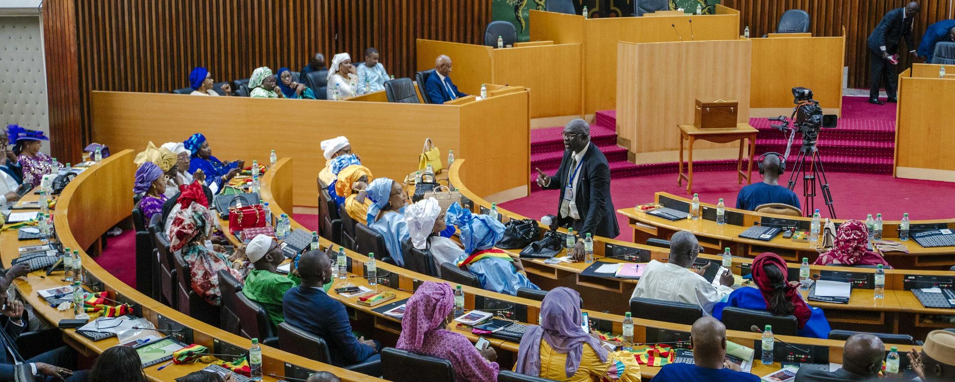 Senegalese deputies take part in the first parliamentary session since the July 2022 legislative elections, in Dakar on September 12, 2022. Senegalese deputies take part in the first parliamentary session since the July 2022 legislative elections, in Dakar on September 12, 2022. - Sputnik International, 1920, 17.12.2022