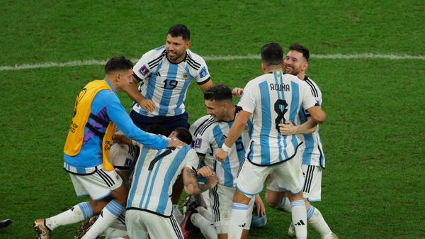 Argentina's players celebrate after winning the Qatar 2022 World Cup football final against France at the Lusail Stadium in Lusail, north of Doha on December 18, 2022. - Sputnik International