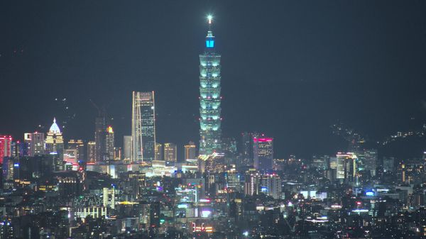 This picture taken from the Kuanyin Mountain shows its view of Taipei 101, a 508-meter commercial building, surrounding by Taipei and New Taipei City on July 22, 2022. - Sputnik International