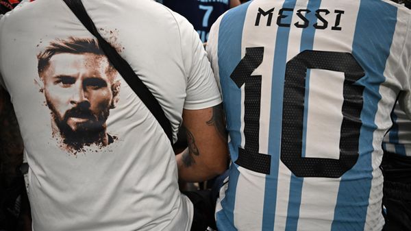 Argentina supporters celebrate their team's victory in the Qatar 2022 World Cup quarter-final football match on December 9, 2022.  - Sputnik International