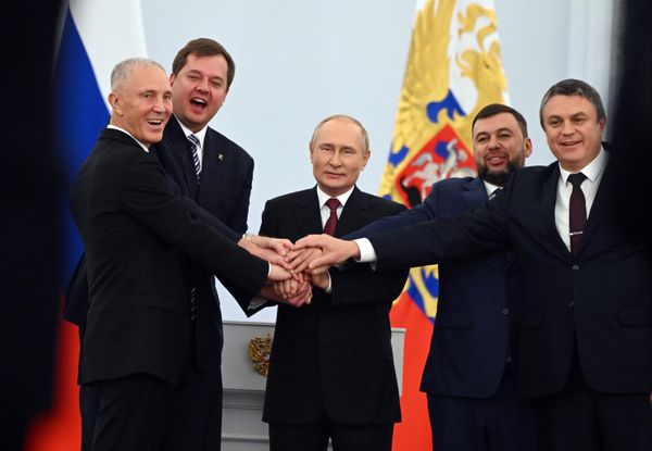 President Putin has just signed agreements on the accession of the Donetsk and Lugansk People's Republics, Zaporozhye and Kherson regions to the Russian Federation in the St George Hall of the Grand Kremlin Palace. - Sputnik International