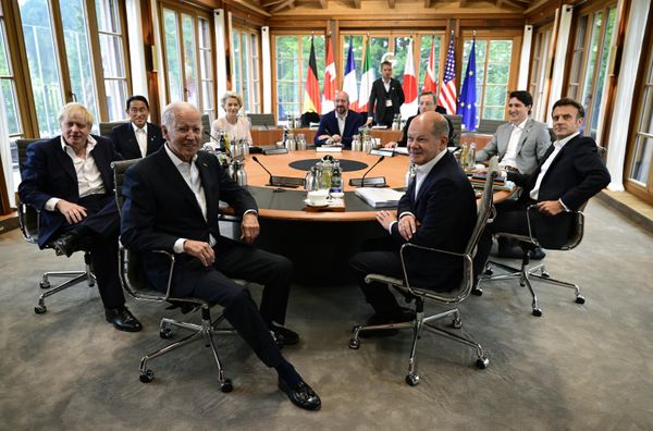 (LtoR) Britain's former Prime Minister Boris Johnson, Japan's Prime Minister Fumio Kishida, US President Joe Biden, European Commission President Ursula von der Leyen, European Council President Charles Michel, German Chancellor Olaf Scholz, Italy's former Prime Minister Mario Draghi, Canada's Prime Minister Justin Trudeau and France's President Emmanuel Macron attend the last working session of the G7 Summit at Elmau Castle, southern Germany, June 28, 2022. - Sputnik International