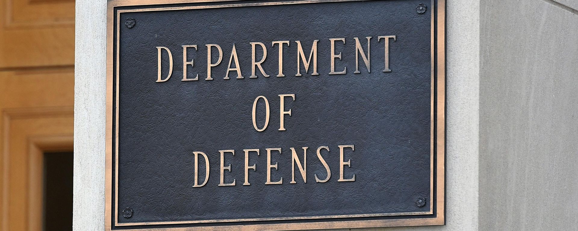 A Department of Defense plaque is seen outside the Pentagon in Washington, DC on October 6, 2021. A Department of Defense plaque is seen outside the Pentagon in Washington, DC on October 6, 2021. - Sputnik International, 1920, 30.12.2022