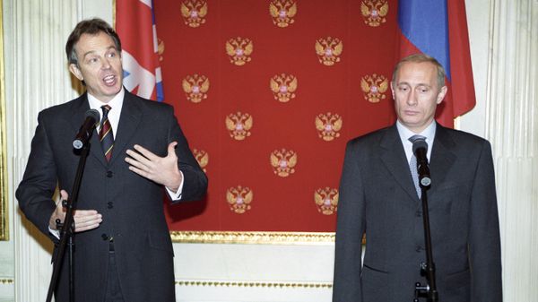 Russian President Vladimir Putin and British Prime Minister Tony Blair at a meeting in November 2000. - Sputnik International