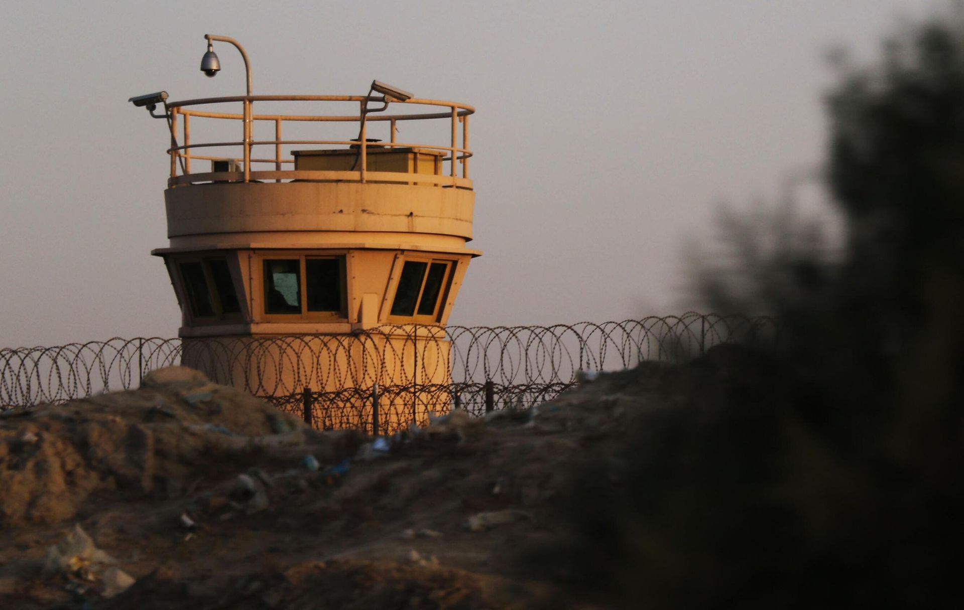 A general view shows a control tower at Hamid Karzai International Airport in Kabul, Afghanistan. A general view shows a control tower at Hamid Karzai International Airport in Kabul, Afghanistan. - Sputnik International, 1920, 14.08.2023