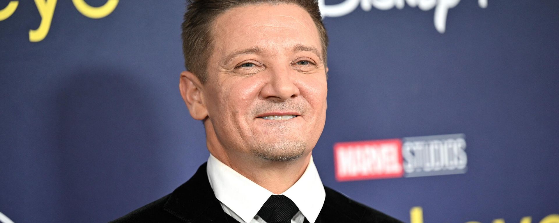 US actor Jeremy Renner arrives for the premiere of Marvel Studios' television miniseries Hawkeye at the El Capitan Theatre in Los Angeles, November 17, 2021 US actor Jeremy Renner arrives for the premiere of Marvel Studios' television miniseries Hawkeye at the El Capitan Theatre in Los Angeles, November 17, 2021 - Sputnik International, 1920, 22.01.2023
