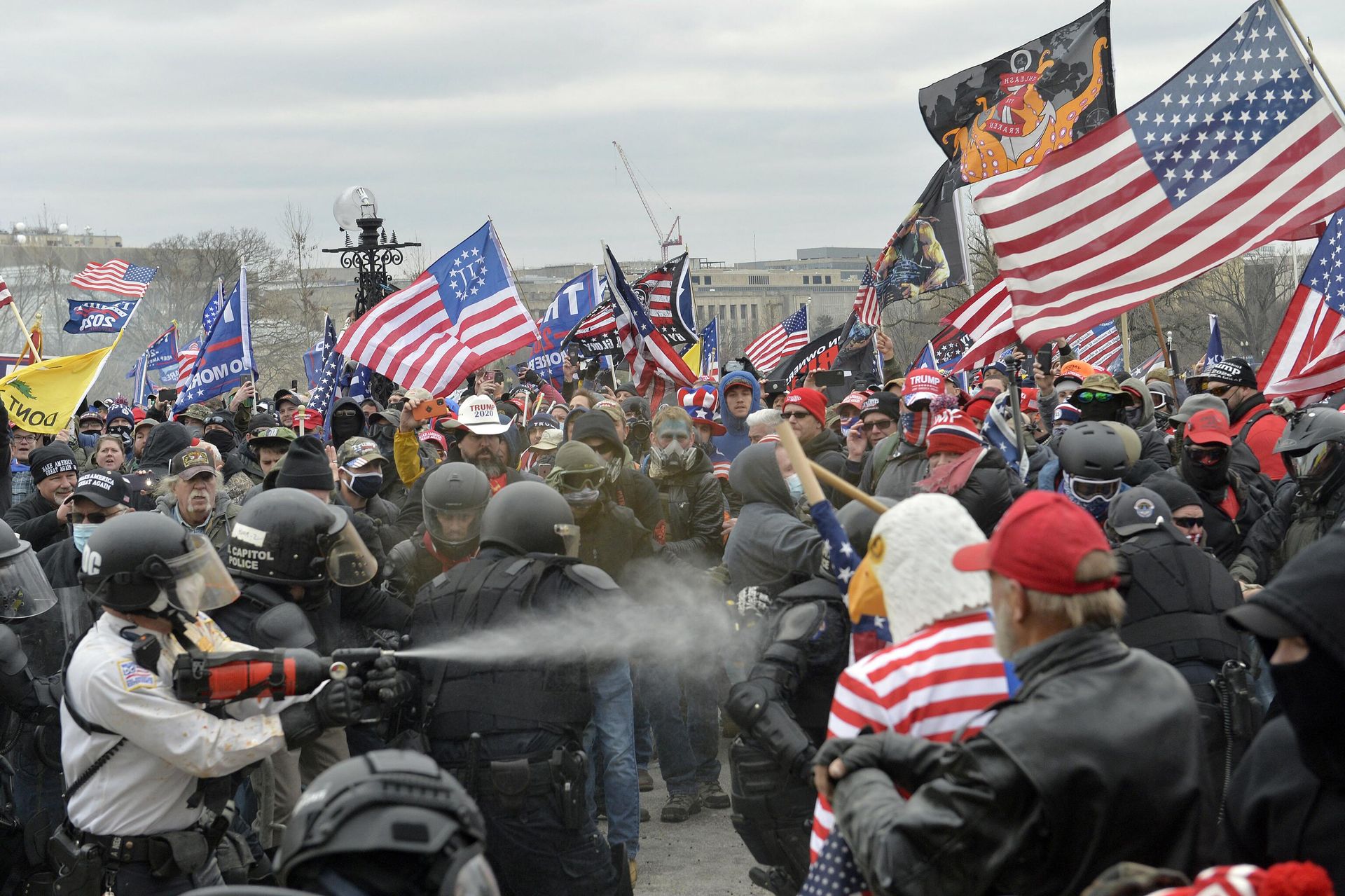 Trump supporters clash with police and security forces as people try to storm the US Capitol Building in Washington, DC, on January 6, 2021 Trump supporters clash with police and security forces as people try to storm the US Capitol Building in Washington, DC, on January 6, 2021 - Sputnik International, 1920, 02.01.2023