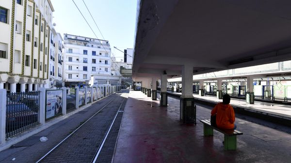 Tunisians are pictured next to a tram station in the capital Tunis, on January 2, 2023, after a strike by the public transport employees was announced the night before. - Sputnik International
